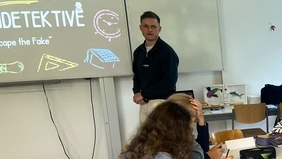 159 pupils learnt with Leon Kindl how to spot fake news – highlight: the digital escape room (Photo: Montessori Ingolstadt).