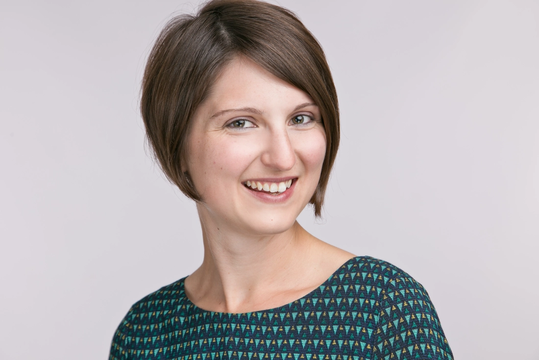 Carina Plaschko, Deutsch Dozentin im Integrationscampus. Quelle: Carina Plaschko Porträtaufnahme Frau