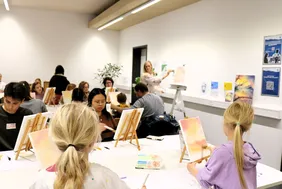 Malen wie Bob Ross - dabei gilt: "Wir machen keine Fehler, nur glückliche kleine Unfälle" (Foto: THI).
