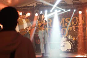 Am Abend ging die Party los: Mit dabei war unter anderem Crimson Roots (Foto: THI).