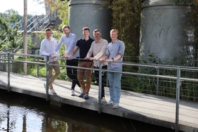 Gruppenbild der fünf Gewinner des Management Cup