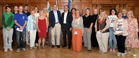 Von Clownsvisiten im Klinikum bis zu Stipendien für engagierte Studierende: Mit ihrer Sommerausschüttung fördert die Bürgerstiftung Ingolstadt zehn Organisationen mit insgesamt rund 27.000 Euro (Foto: Rössle/Stadt Ingolstadt).