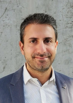Portraetfoto von Professor Ertan Akguen