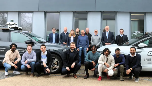Gebündelte Kompetenzen: Das interdisziplinär aufgestellte Team des Forschungsimpulses vereint Expertise aus verschiedenen Fachbereichen, um bestmögliche Ergebnisse im Bereich der Fahrzeugsicherheit zu erzielen (Foto: THI).