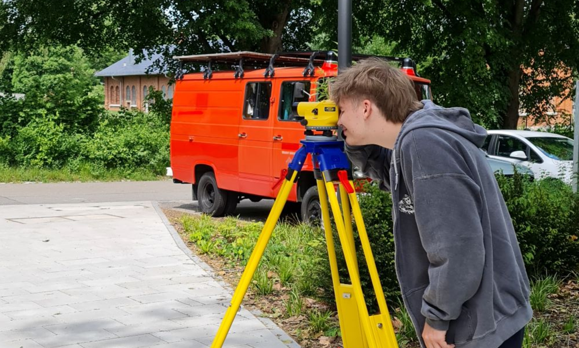Vermessungsübung am Campus Neuburg Vermessungsübung am Campus Neuburg