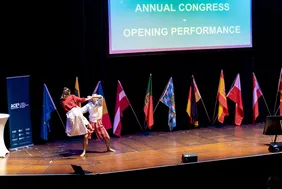 Experiencing cultural diversity: Participants impressed with their dance performance (Photo: Maximilian Schütze).